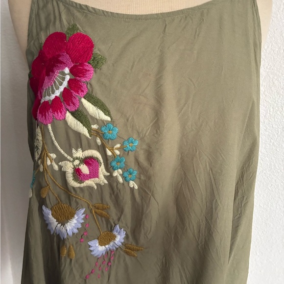 ❤️$15 Akemi & Kin green tank - Picture 2 of 7
